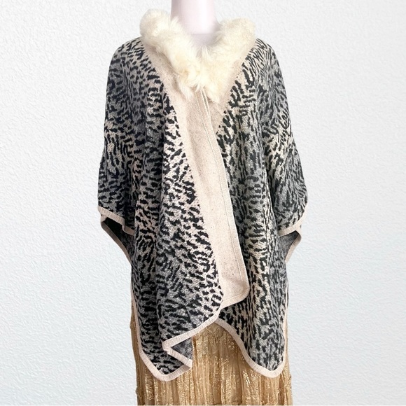 Northern Angel Faux Fur lined Cape SZ S/M Cheetah Print - Picture 1 of 7